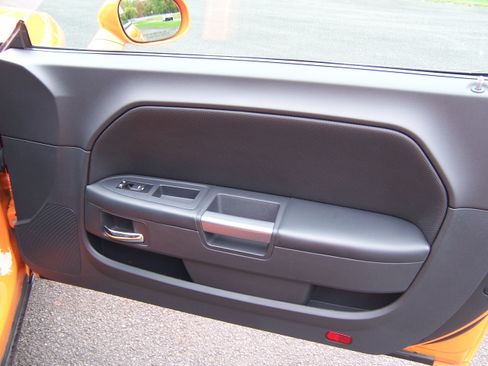 Used 2014 Dodge Challenger R/T Plus image 17