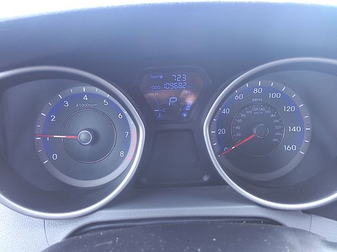 Used 2012 Hyundai Elantra GLS image 14