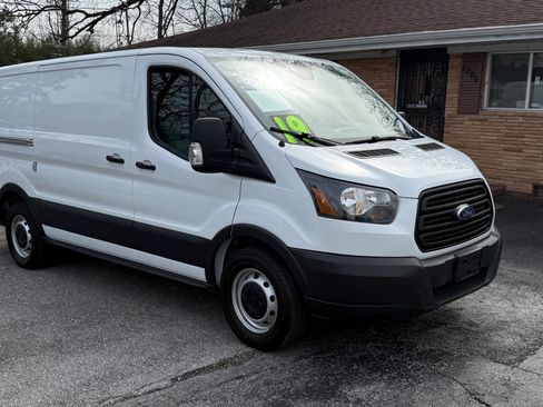 Used 2019 Ford Transit 150 XL image 4