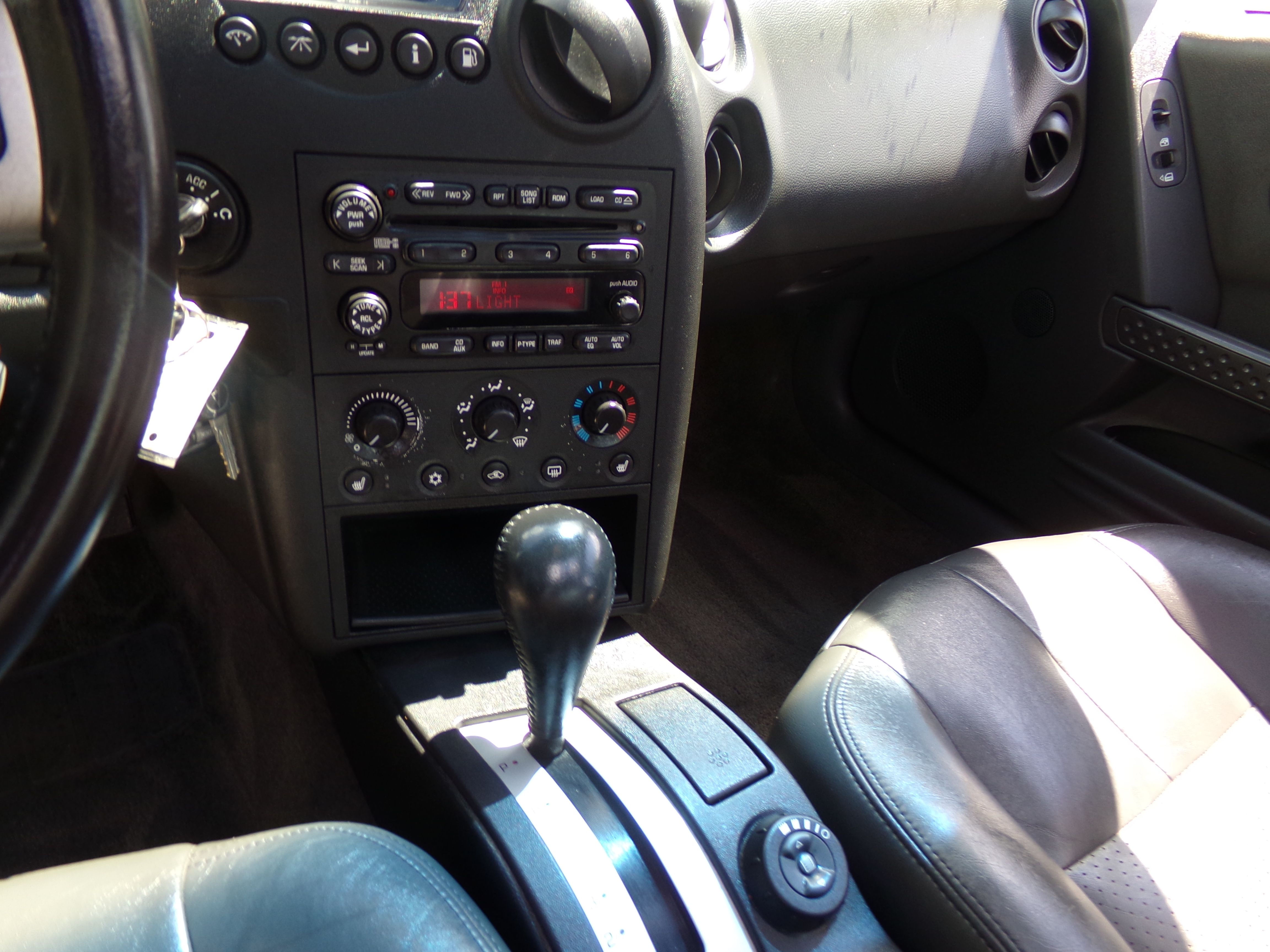 Used 2004 Pontiac Grand Prix GTP FWD image 13