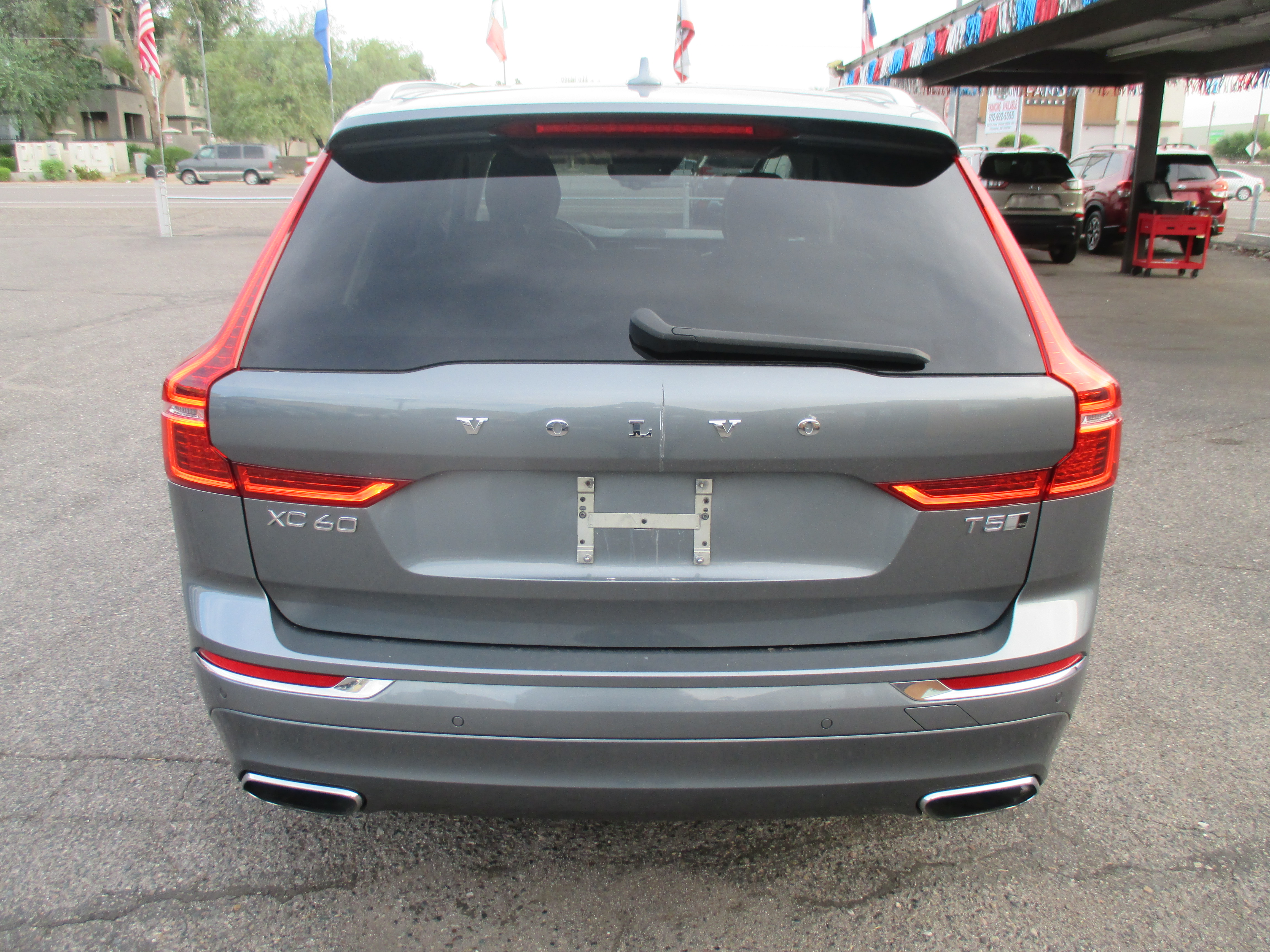 Used 2019 Volvo XC60 AWD T5 Inscription image 10