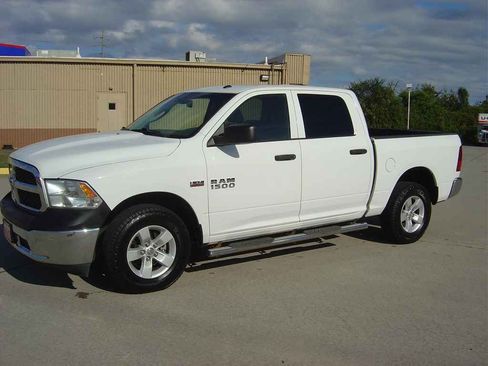 Used 2018 RAM 1500 Express image 1