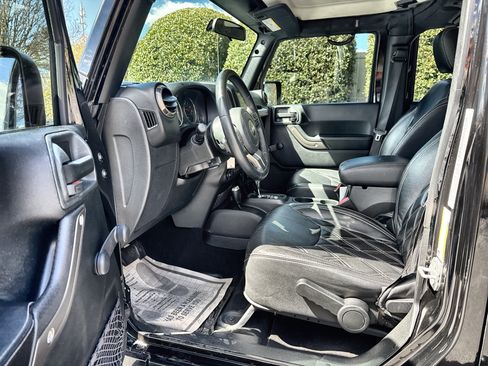 Used 2018 Jeep Wrangler Golden Eagle image 5