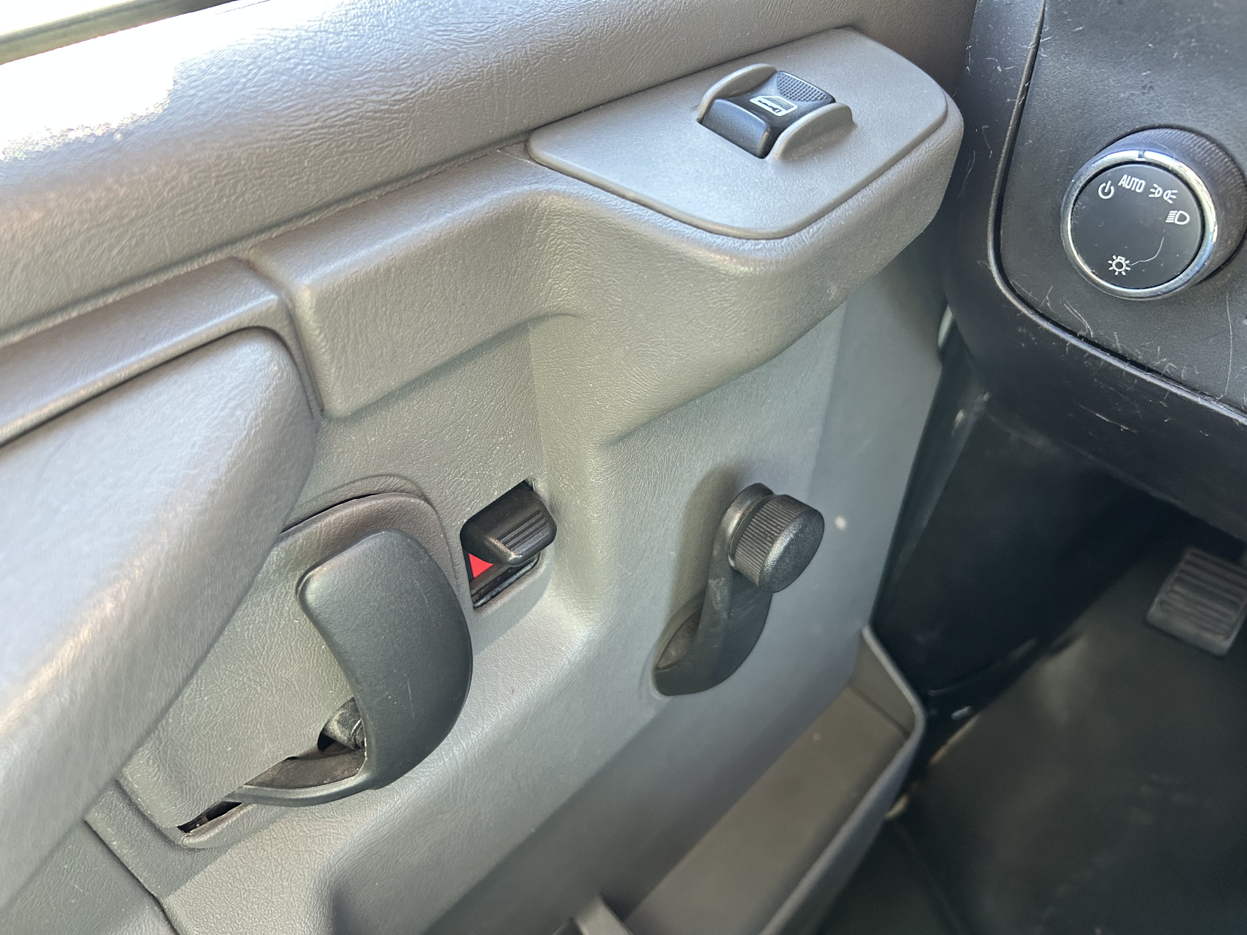 Used 2013 Chevrolet Express 2500 RWD image 10