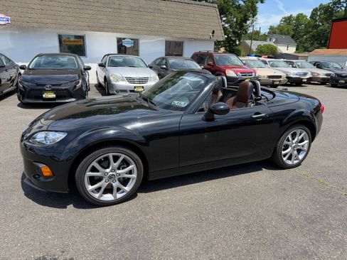 Used 2014 MAZDA MX-5 Miata Grand Touring Hard Top RWD image 18