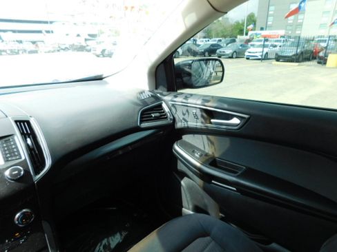 Used 2016 Ford Edge SE image 22