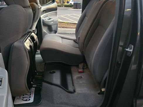 Used 2010 Toyota Tacoma TRD Off-Road image 30