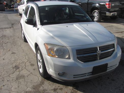 Used 2011 Dodge Caliber Mainstreet image 2
