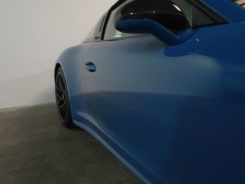 Used 2018 Porsche 911 Targa 4 GTS image 41