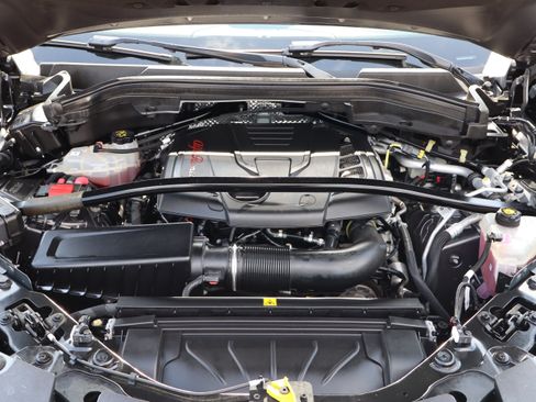 Used 2023 Alfa Romeo Stelvio Veloce image 40