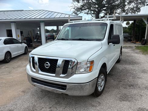 Used 2017 Nissan NV 2500 RWD image 2