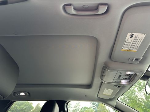 Used 2020 Chevrolet Blazer LT image 15