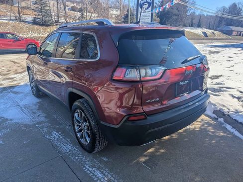 Used 2020 Jeep Cherokee Latitude Plus image 3