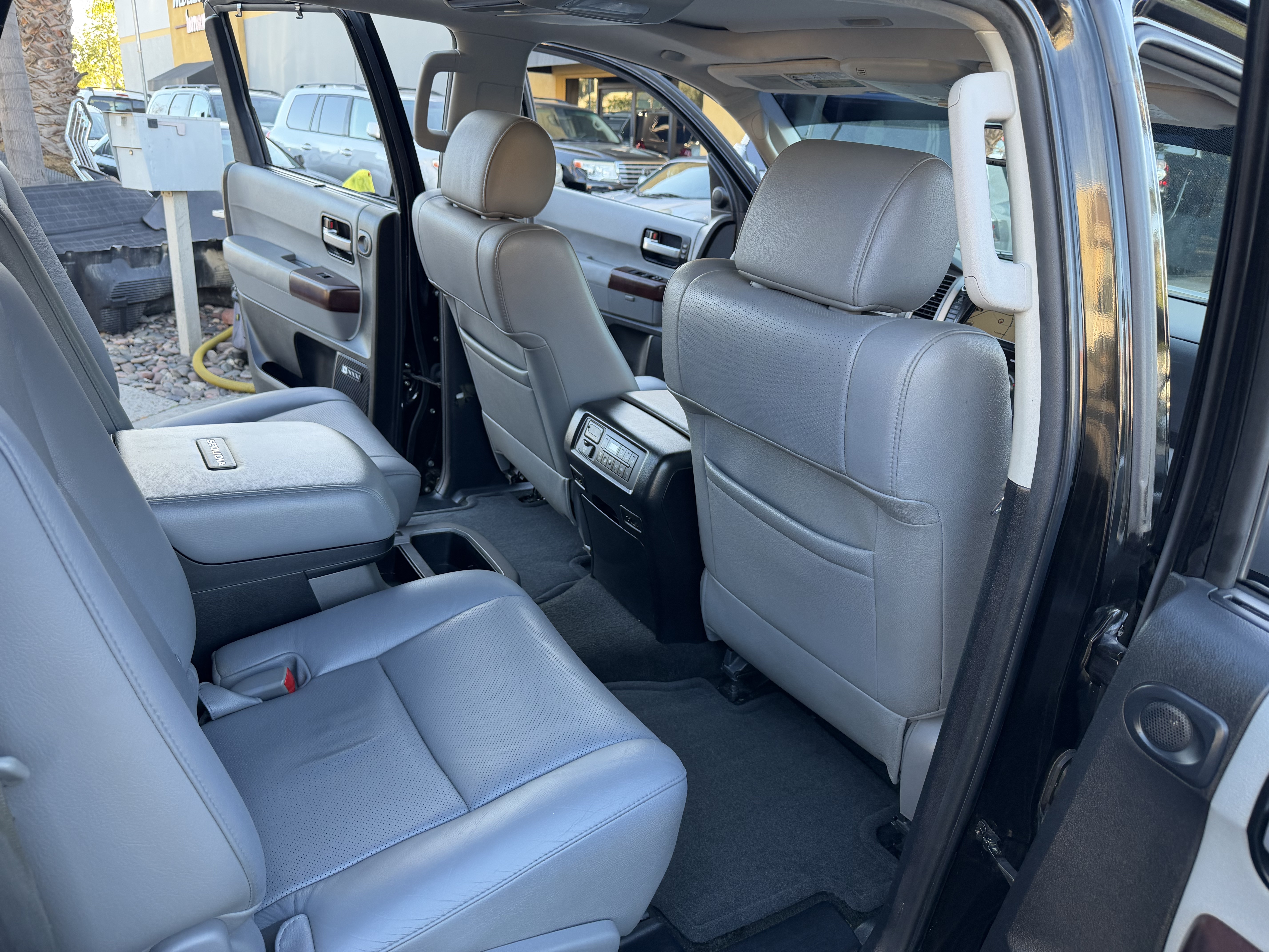 Used 2012 Toyota Sequoia Platinum AWD/4WD image 24