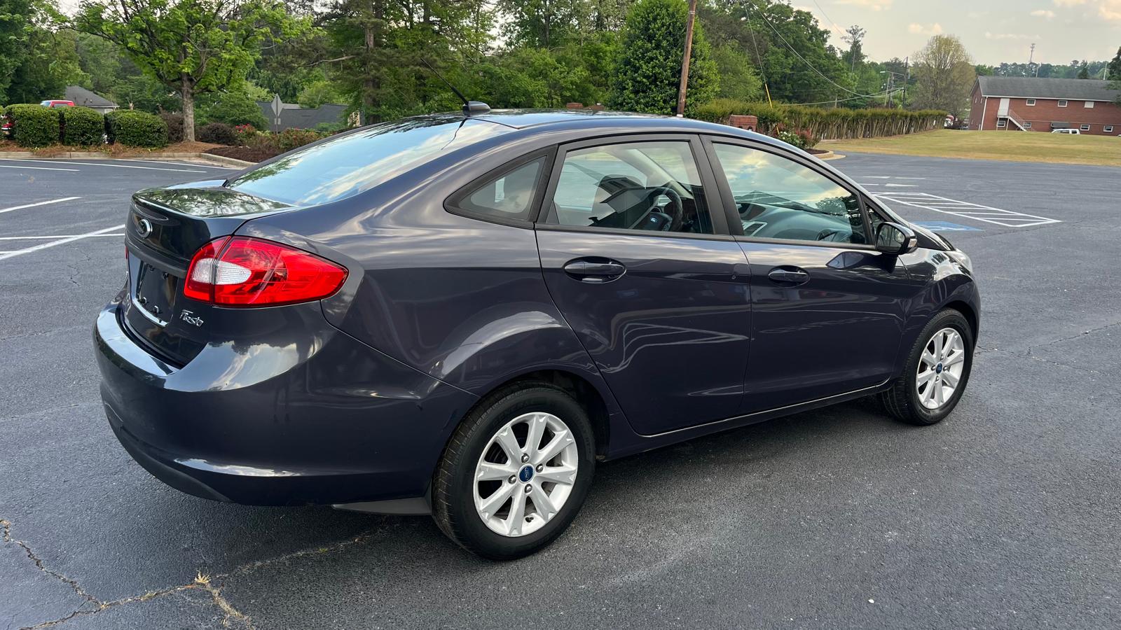 Used 2013 Ford Fiesta SE Sedan FWD image 5