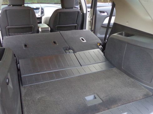 Used 2011 Chevrolet Equinox LS image 16