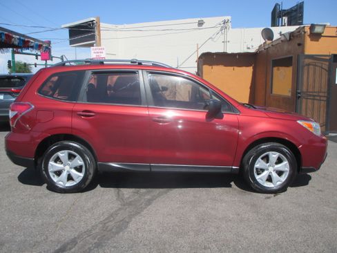 Used 2015 Subaru Forester 2.5i Premium Sport Utility 4D AWD/4WD image 1