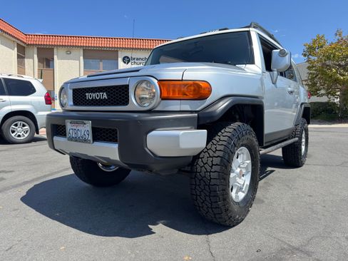 Used 2007 Toyota FJ Cruiser image 7