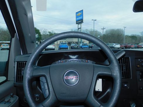 Used 2024 GMC Savana 2500 image 2