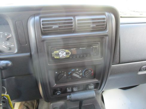 Used 2001 Jeep Cherokee 4WD Sport 4-Door image 33