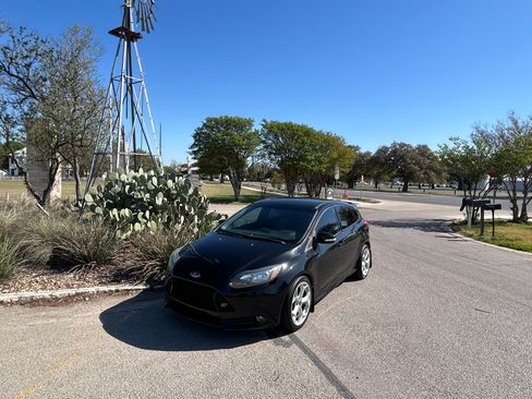 Used 2013 Ford Focus ST image 2
