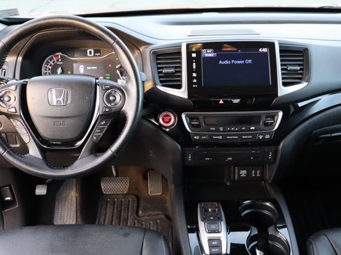 Used 2016 Honda Pilot Touring image 21