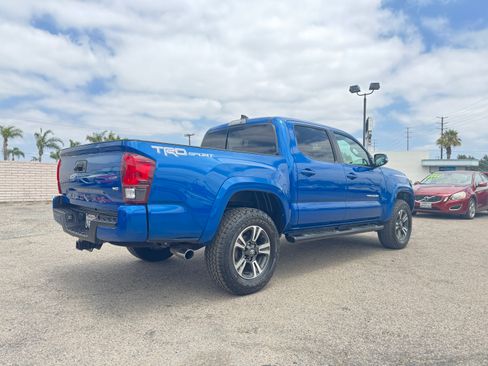 Used 2018 Toyota Tacoma TRD Sport RWD image 8