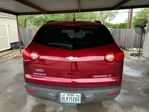 Used 2009 Chevrolet Traverse LT image 3