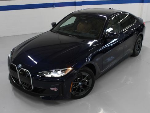 Used 2023 BMW i4 eDrive35 image 3