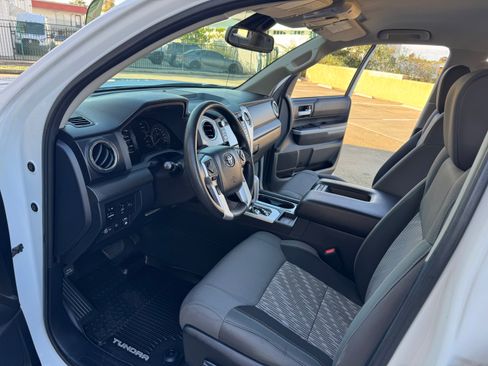 Used 2018 Toyota Tundra SR5 image 25