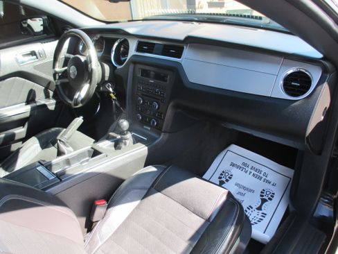 Used 2013 Ford Mustang GT Coupe RWD image 8