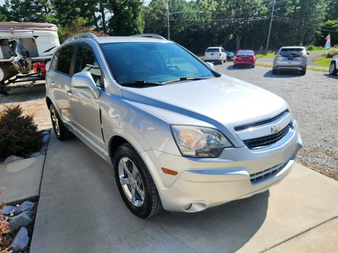 Used 2012 Chevrolet Captiva Sport FWD LT w/ 1LT image 4