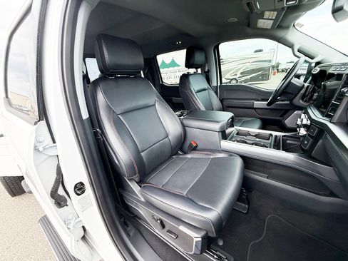 Used 2023 Ford F450 4x4 Crew Cab Lariat DRW image 11
