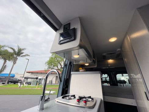 Used 2021 Mercedes-Benz Sprinter 4500 image 22