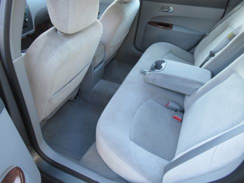 Used 2005 Buick LaCrosse CX image 13