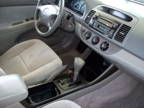 Used 2003 Toyota Camry LE Sedan FWD image 11