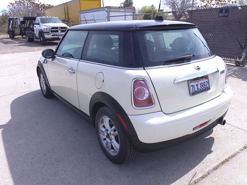 Used 2011 MINI Cooper image 3