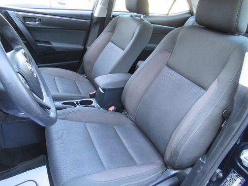 Used 2017 Toyota Corolla LE image 13