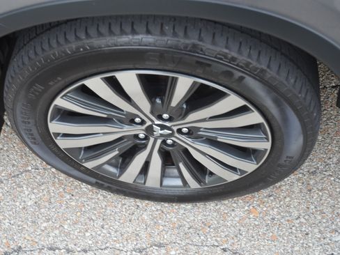 Used 2019 Mitsubishi Outlander 4WD ES image 27
