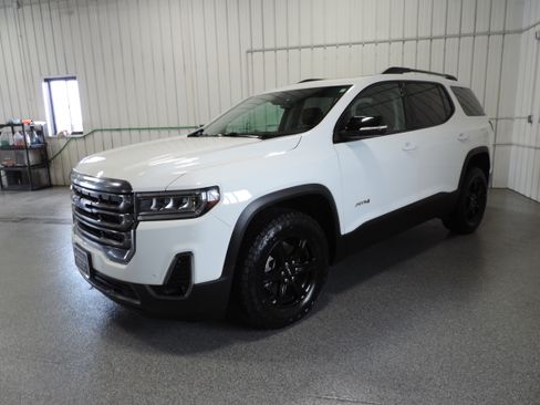 Used 2020 GMC Acadia AWD AT4 image 2