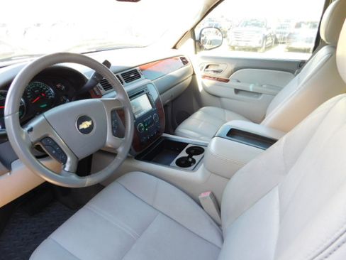 Used 2013 Chevrolet Silverado 1500 LTZ image 8