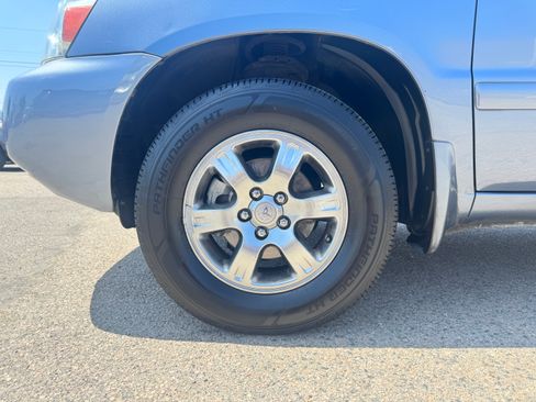 Used 2004 Toyota Highlander w/ 3rd Row FWD image 14