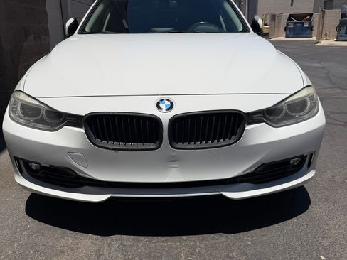 Used 2013 BMW 320i xDrive Sedan AWD/4WD image 9