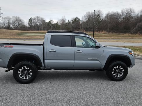 Used 2020 Toyota Tacoma image 5