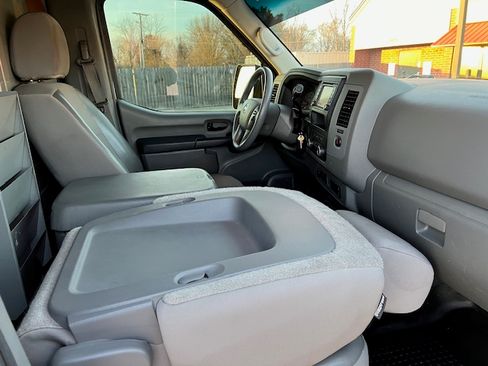 Used 2021 Nissan NV 2500 S image 13