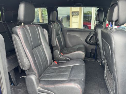 Used 2019 Dodge Grand Caravan GT FWD image 18