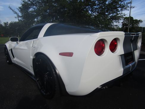 Used 2013 Chevrolet Corvette Z06 Coupe RWD image 3