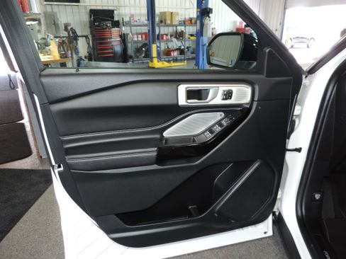 Used 2023 Ford Explorer 4WD ST image 41