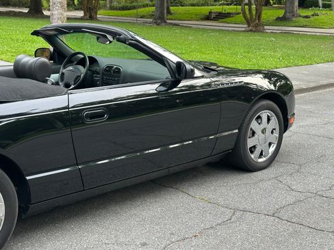 Used 2002 Ford Thunderbird RWD image 9