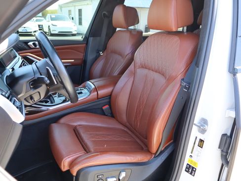 Used 2020 BMW X7 xDrive40i w/ M-Sport Package image 17